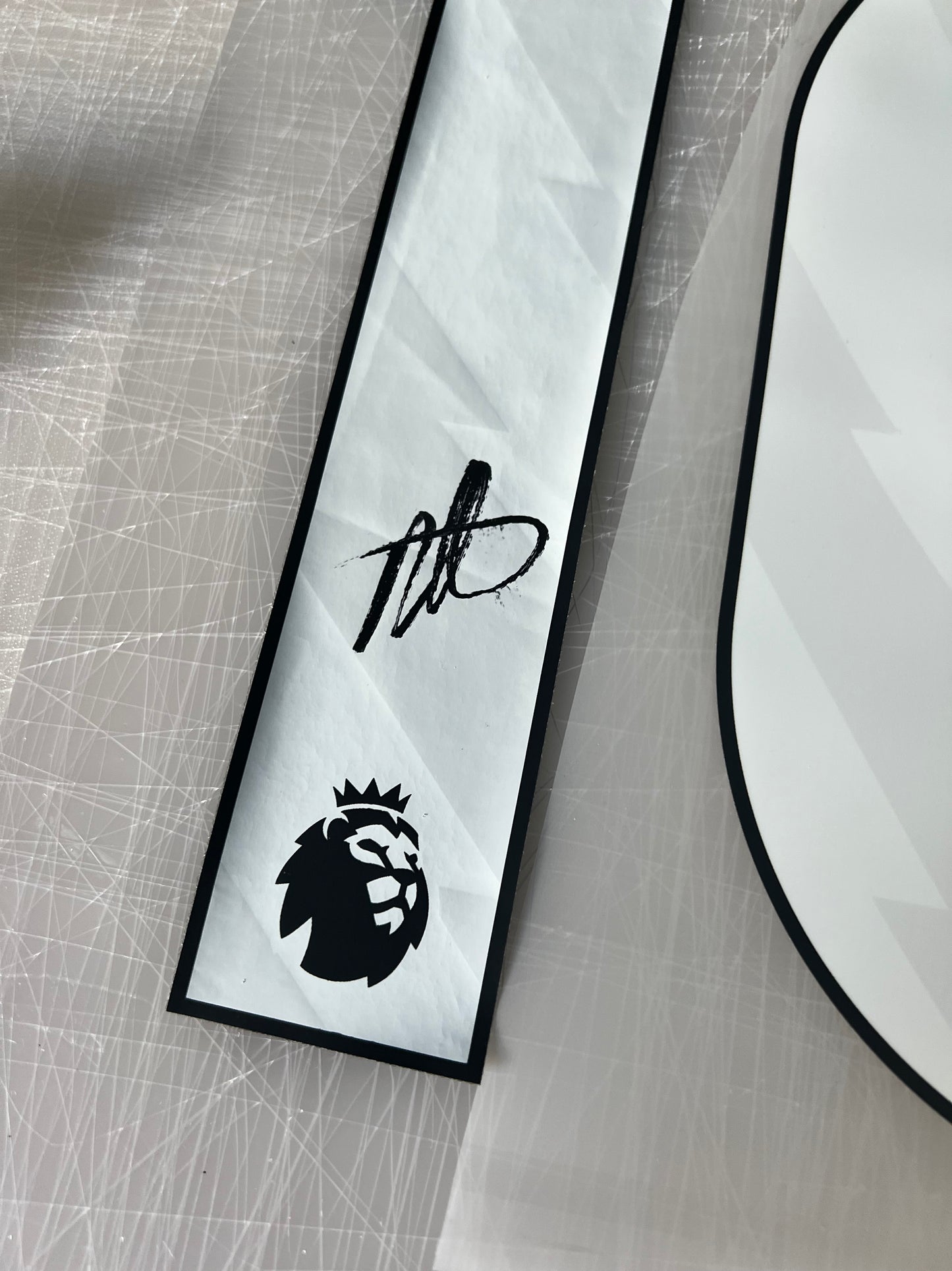 Rayan Cherki Signed number/shirt
